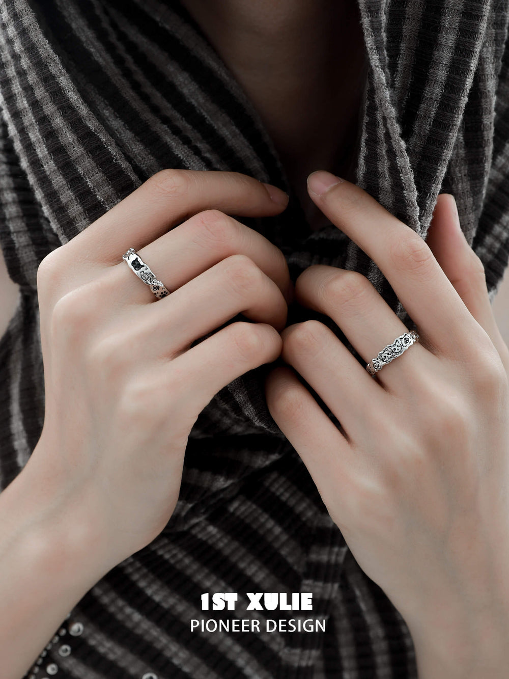 1ST XULIE "Graffiti Kitten" Adjustable Graffiti Cat Ring in 925 Sterling Silver - Texture Detail