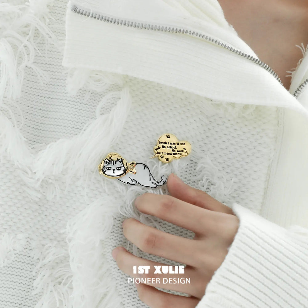 1ST XULIE "Graffiti Kitten" Artistic Lazy Kitten Brooch Set in Platinum Plated - Detail Shot