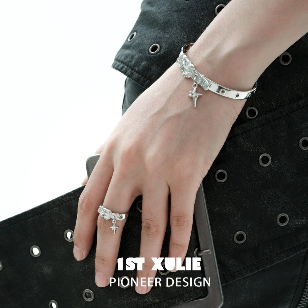 1ST XULIE "Star Trails" Belt Buckle Link Bracelet in Platinum Plated - Product View