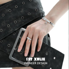1ST XULIE "Star Trails" Belt Buckle Link Bracelet in Platinum Plated - Texture Shot