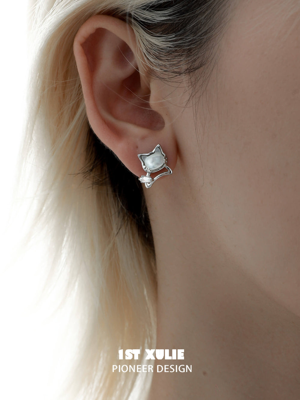 1ST XULIE "Cat's Gaze" Whimsical Black & Gray Kitty Stud Earrings in Platinum Plated Brass - Texture Shot