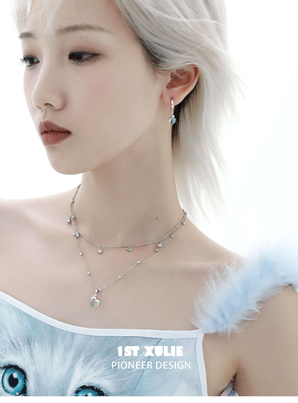 1ST XULIE "Cat's Gaze" Crystal Pendant Choker Necklace in Platinum Plated - Detail Shot