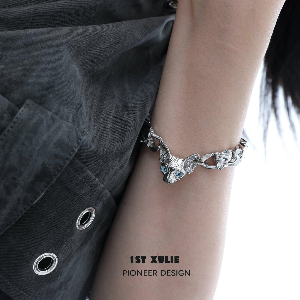 1ST XULIE "Cat's Gaze" Chunky Diablo Cat Head Charm Bracelet in Platinum Plated - Side View