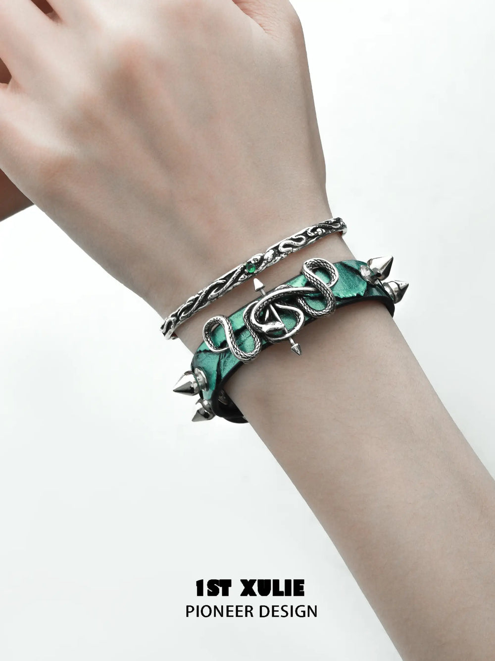 1ST XULIE "Snake Bite" Crystal Bangle Bracelet in 925 Sterling Silver - Clasp Detail