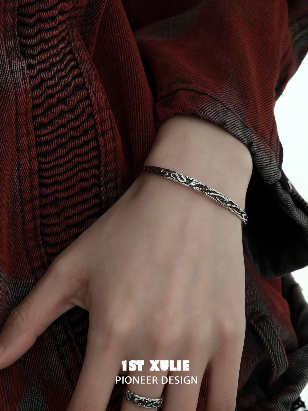 1ST XULIE "Snake Bite" Crystal Bangle Bracelet in 925 Sterling Silver - Packaging View