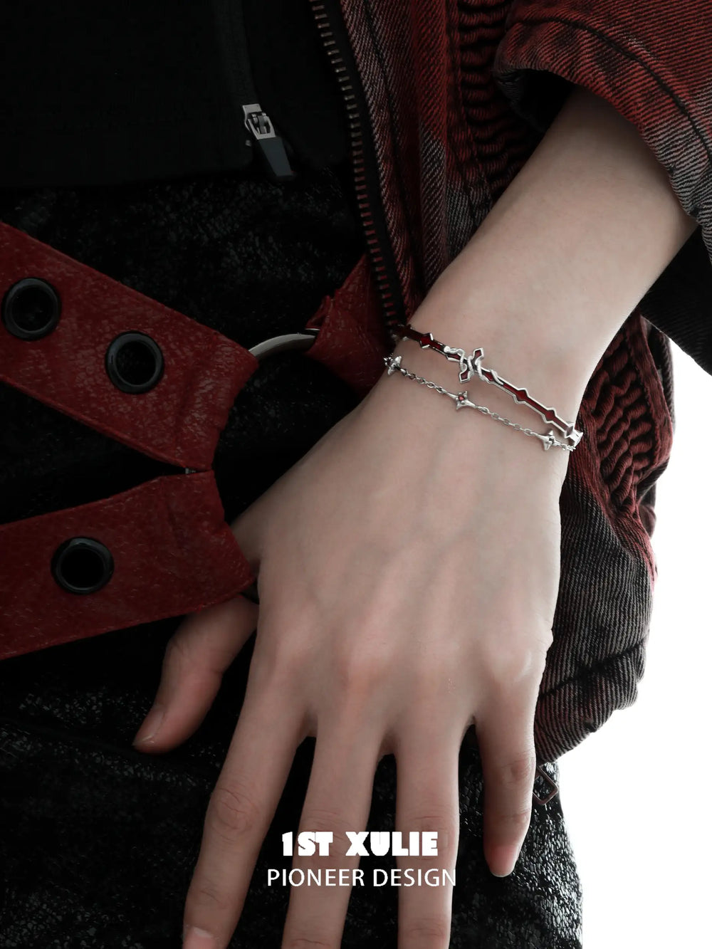 1ST XULIE "Snake Bite" Double-Layer Snake Bangle in Platinum Plated - On Model Close-Up