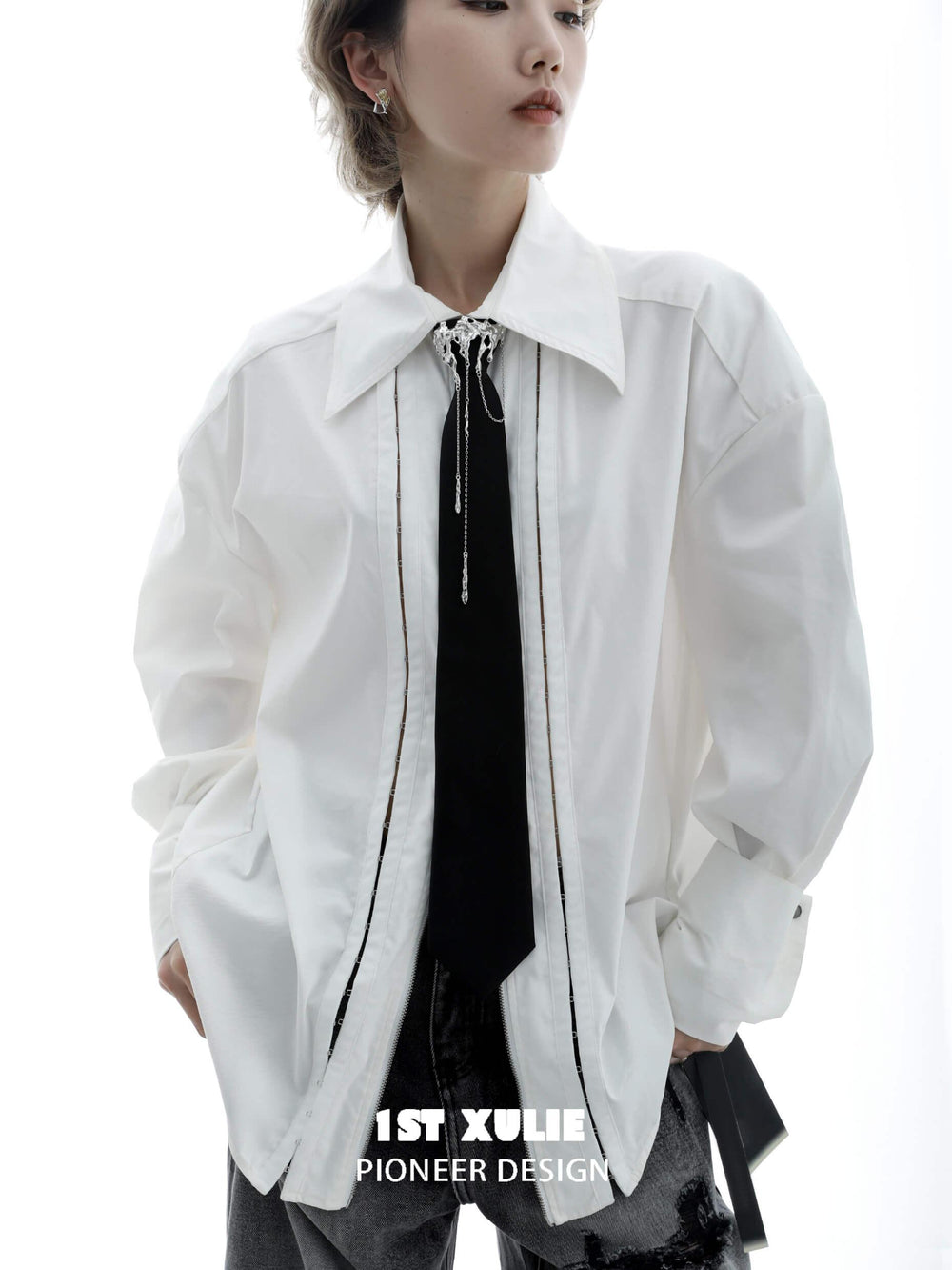 1ST XULIE "Lucifer" Feather Tassel Bolo Tie in Platinum Plated Brass - Detail Shot