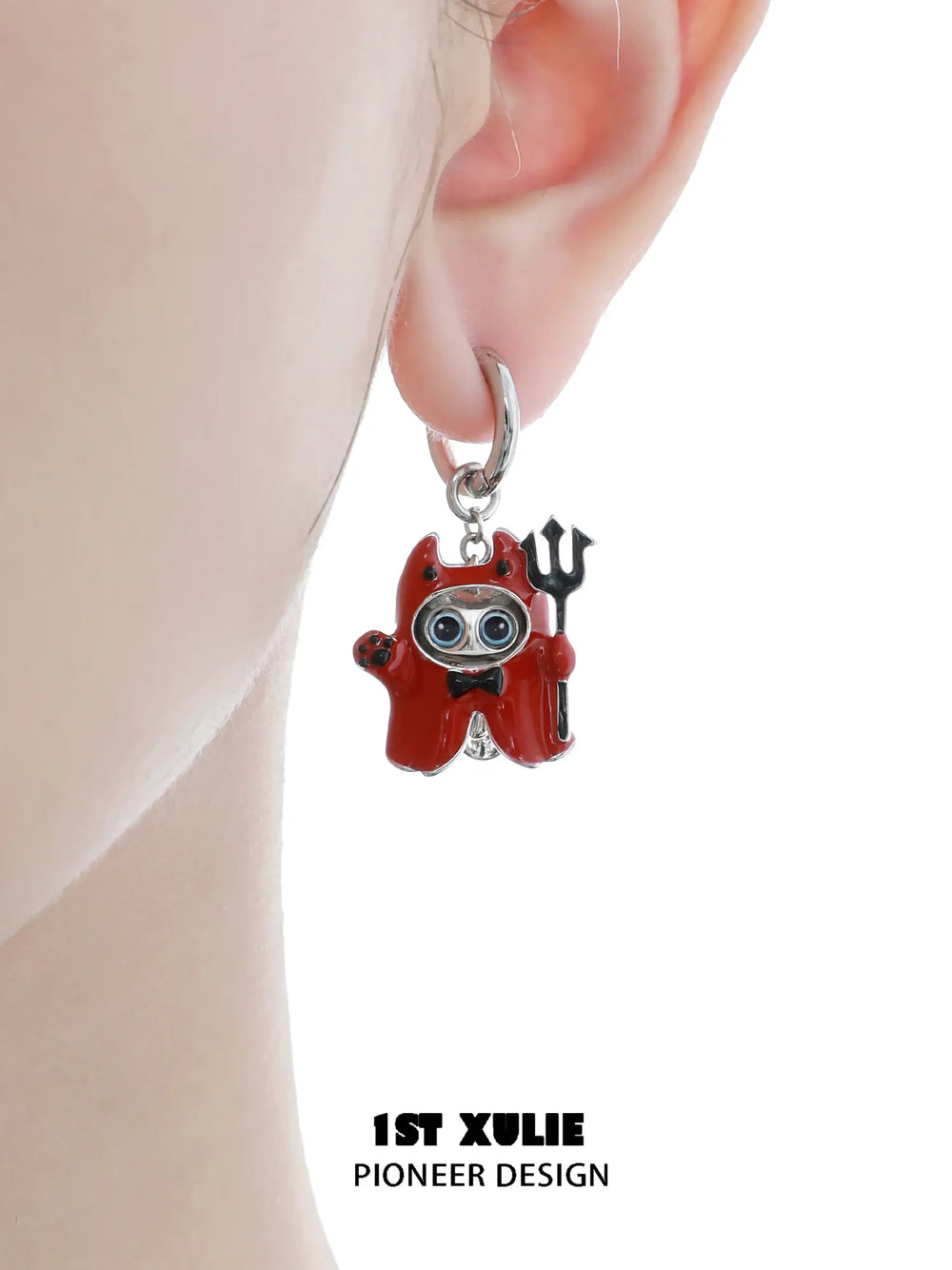 1ST XULIE "CANDLELIGHT GHOST" Interchangeable Ghost Cat Charm Hoop Earrings in Platinum Plated - Texture Detail