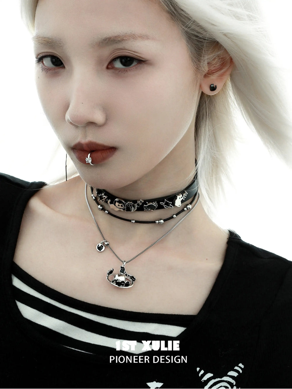 1ST XULIE "Ghosts" Gothic Black Cat Pendant Choker Necklace in Platinum Plated Brass - Texture Detail