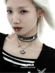 1ST XULIE "Ghosts" Gothic Black Cat Pendant Choker Necklace in Platinum Plated Brass - Texture Detail