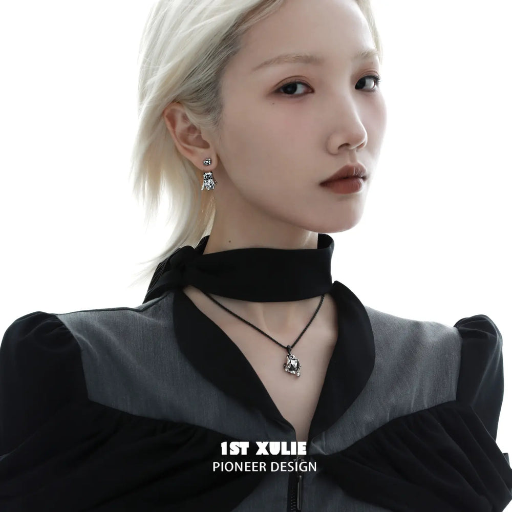 1ST XULIE "Ghosts" Gothic Ghost Cat Pendant Necklace in Platinum Plated - Side View