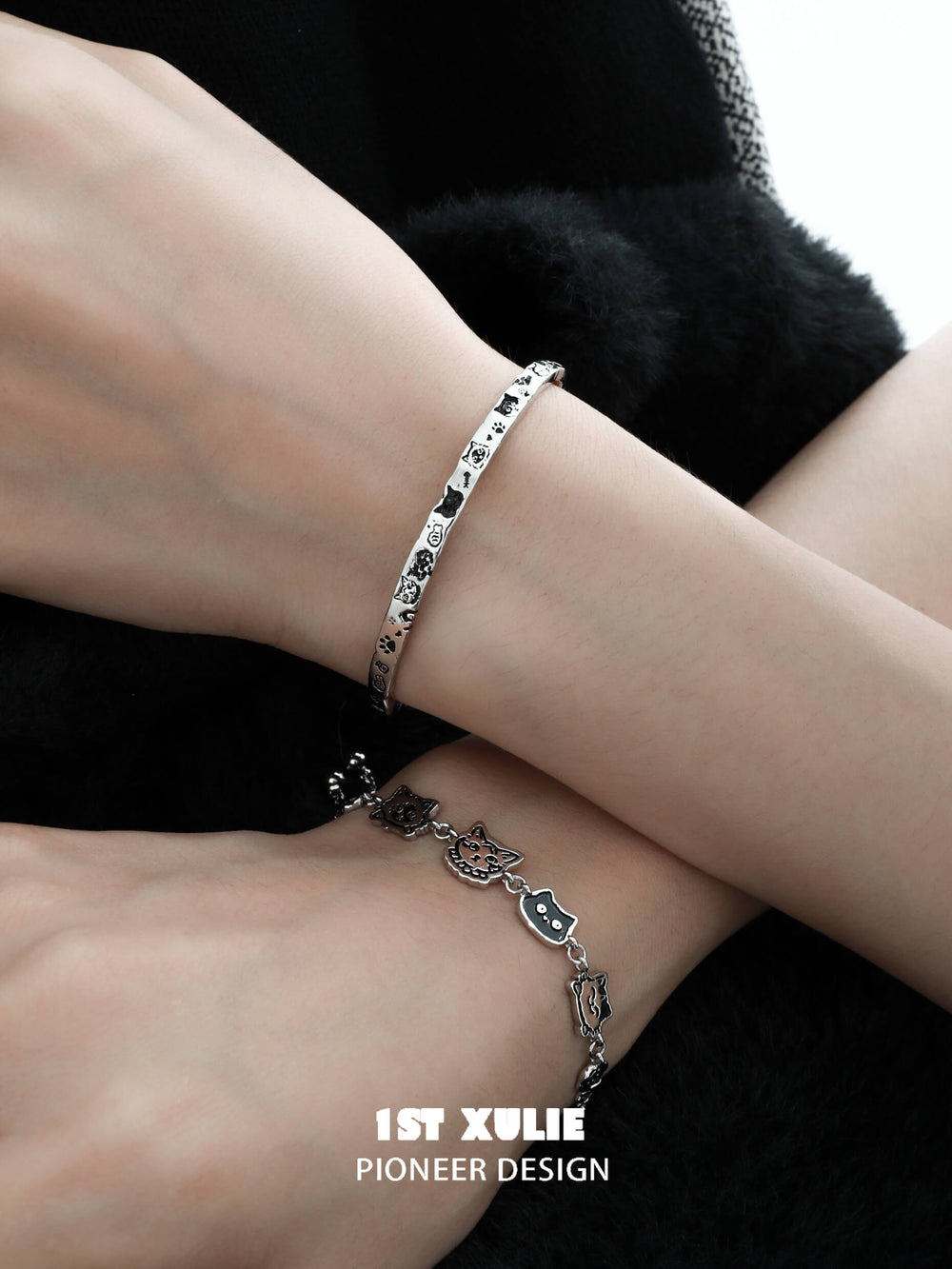 1ST XULIE "Graffiti Kitten" Graffiti Kitten Bracelet in 925 Sterling Silver - Side View