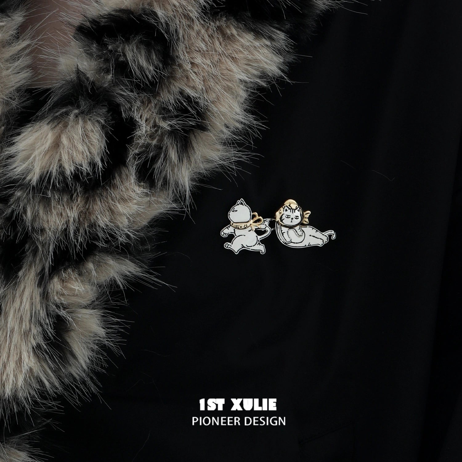 1ST XULIE "Graffiti" Kitten Lazy Cat Brooch in Platinum Plated Brass - Detail Shot 1ST XULIE "Graffiti" Kitten Lazy Cat Brooch in Platinum Plated Brass - Detail Shot