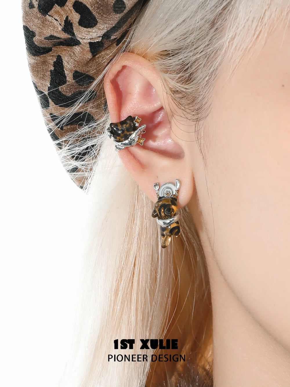 1ST XULIE "LEOPARD CAT" Playful Leopard Cat Stud Earrings in Platinum Plated Brass - Detail Shot