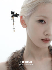 1ST XULIE "Cat's Gaze" Maneki-neko Lucky Cat Hairpin in Copper & Walnut - On Model Close-up