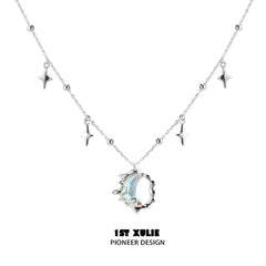 1ST XULIE "Melting Crescent" Moon Pendant Necklace in 925 Sterling Silver - Detail Shot