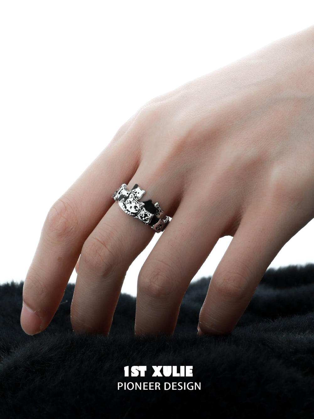 1ST XULIE "Graffiti Kitten" 925 Sterling Silver Minimalist Adjustable Statement Ring - Detail Shot