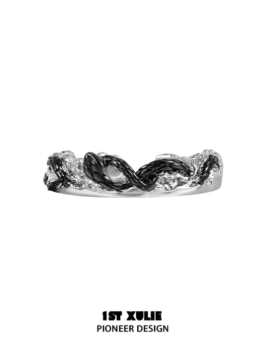 1ST XULIE "Snake Bite" Minimalist Serpent Adjustable Couple's Rings in 925 Sterling Silver - Texture Detail