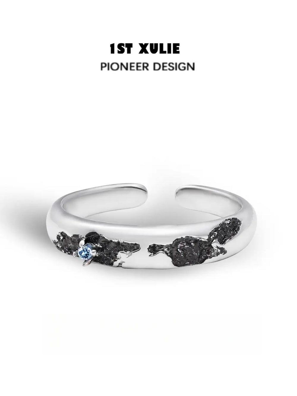 1ST XULIE "Mini World" Minimalist World Map Travel Ring in 925 Sterling Silver - Lifestyle Shot