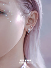 1ST XULIE "ATLANTIS" Mismatched Starfish & Conch Stud Earrings in 925 Sterling Silver - Detail Shot