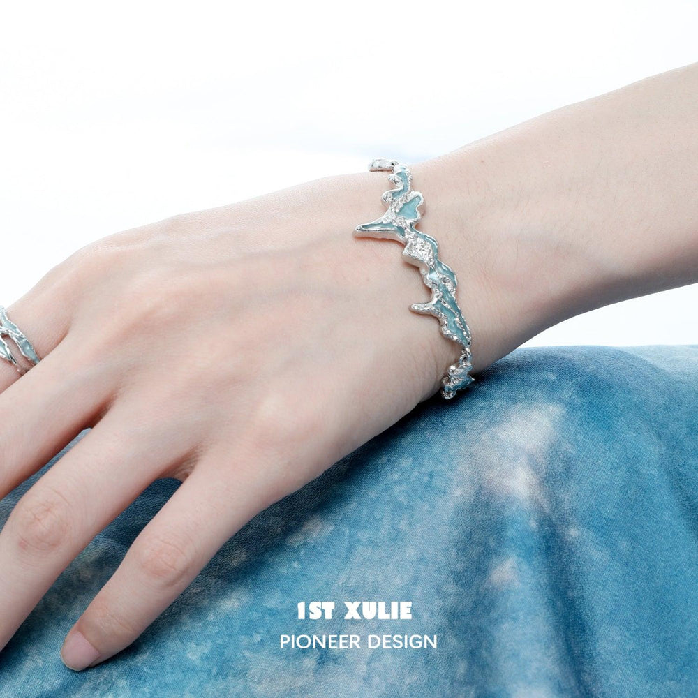 1ST XULIE "THE SEA" Ocean Wave Chain Bracelet in Platinum Plated - Product View