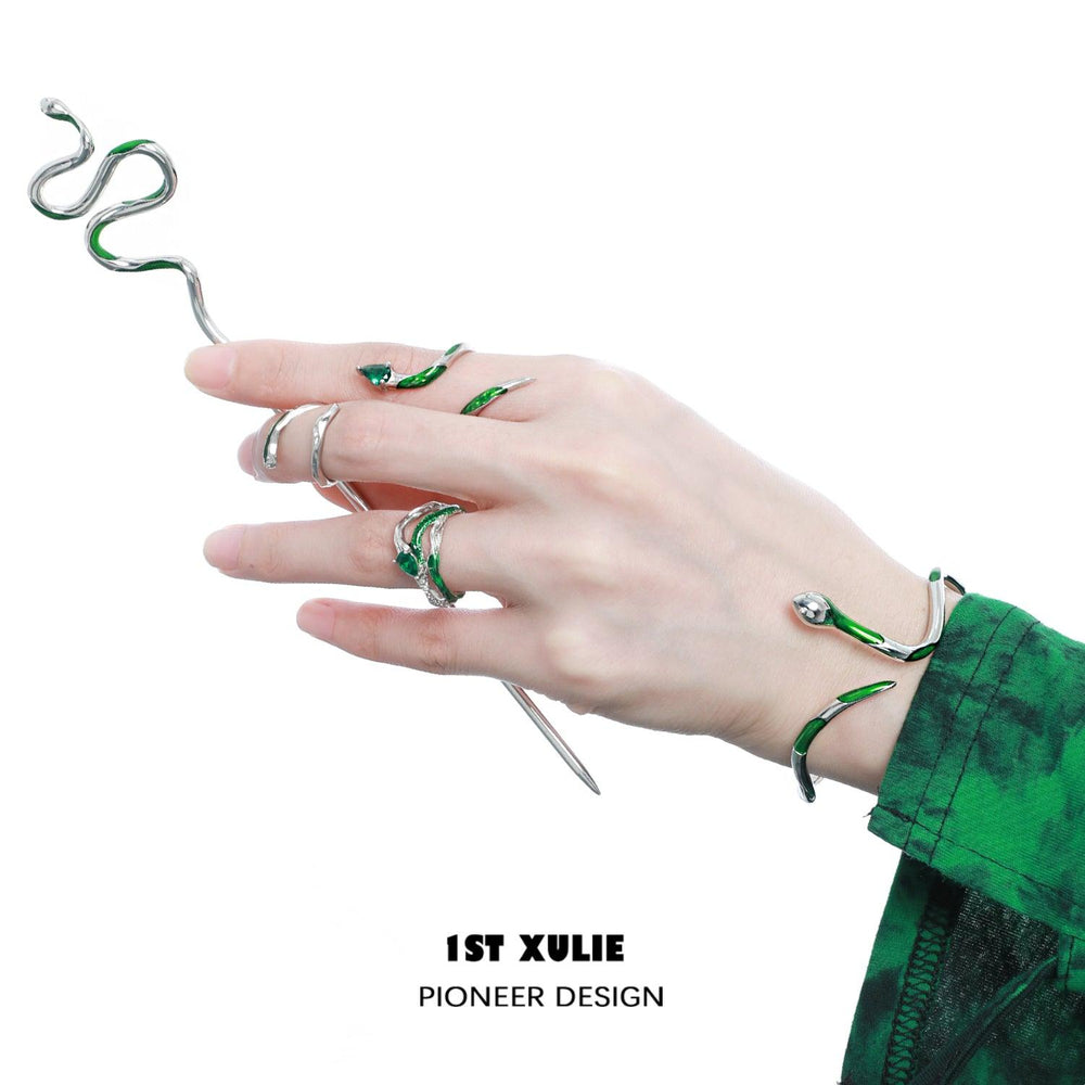 1ST XULIE "Slytherin House" Avant-garde Adjustable Serpent Knuckle Ring in 925 Sterling Silver - On Model Style Shot