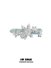 1ST XULIE Jewelry "Snow Land" Snowflake Adjustable Ring (Style B) in 925 Sterling Silver - Detail Shot