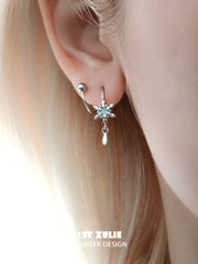 1ST XULIE "Snow Land" Sparkling Snowflake Stud Earrings in Platinum Plated - Texture Detail