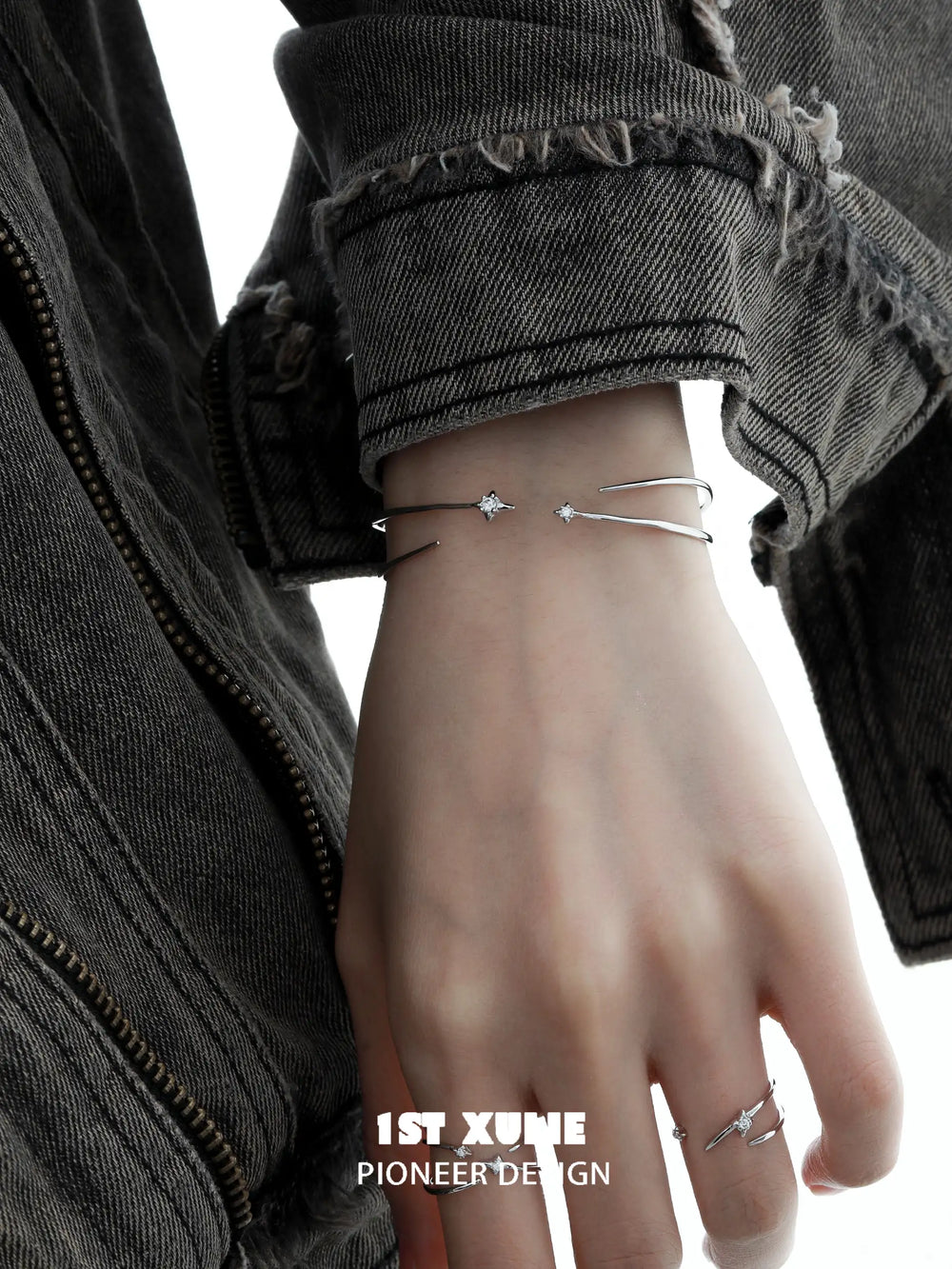1ST XULIE "Star Trails" Celestial Four-Pointed Star Open Cuff Bangle in 925 Sterling Silver - Texture Detail