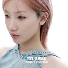 1ST XULIE "Starry Night" Platinum Plated Starry Night Chain Ear Clip - Detail Shot on Model