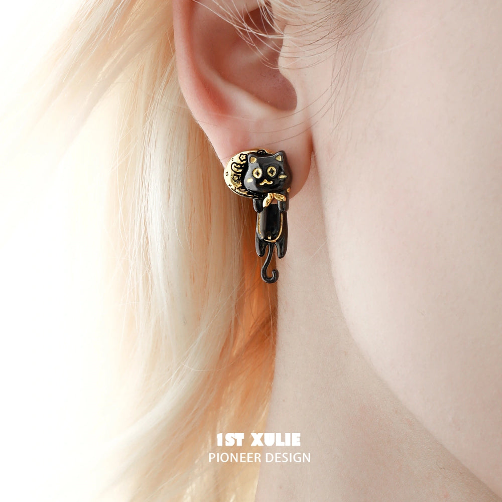 1ST XULIE "Lucky Cat" Statement Black Cat Stud Earrings in 18K Gold Plated - Detail Shot