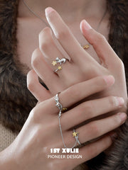 1ST XULIE "CAT'S GAZE" Statement Chain Cat Ring in 925 Sterling Silver - Lifestyle Shot