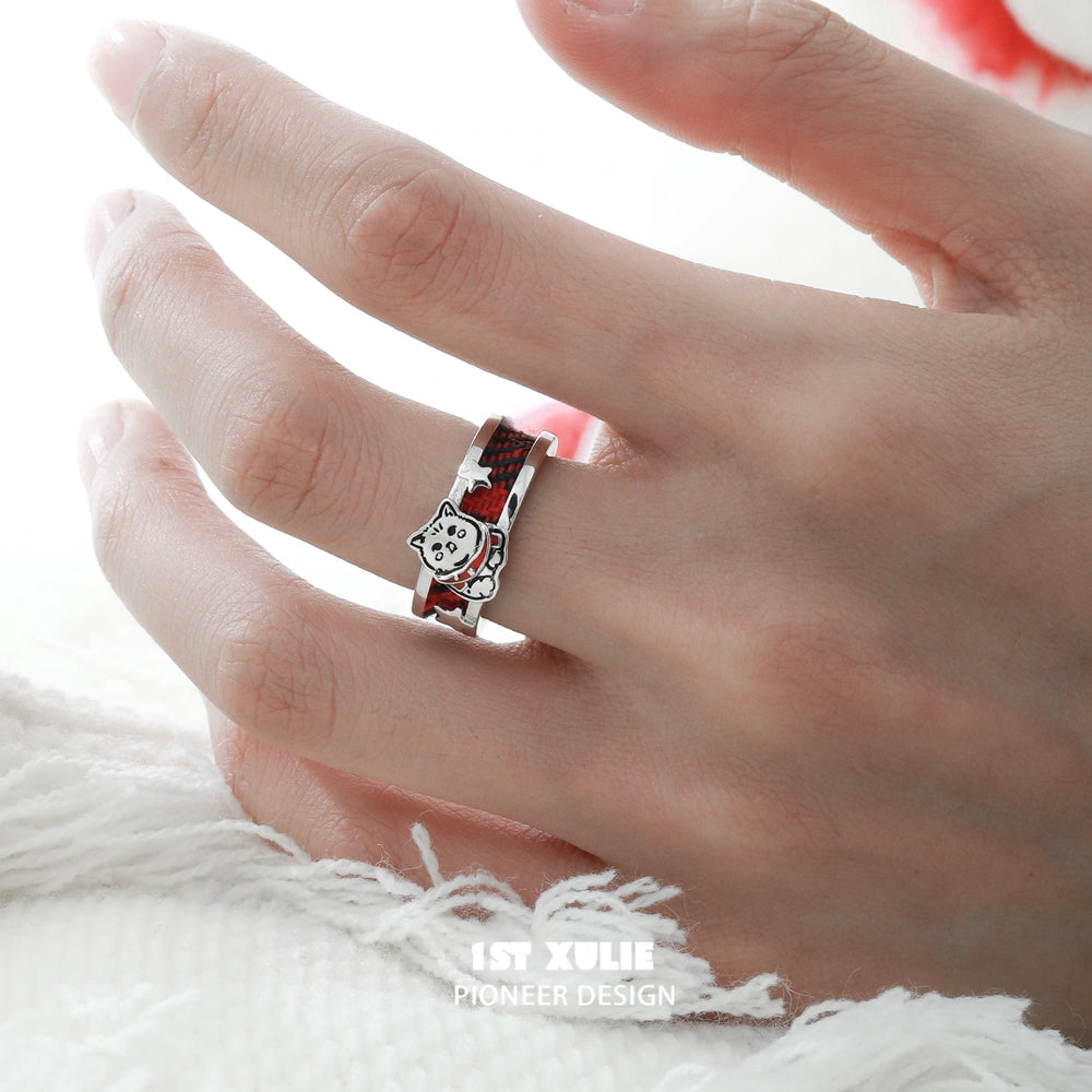 1ST XULIE "MERRY CHRISTMAS 2024" Tartan Kitten Christmas Ring in 925 Sterling Silver - Detail Shot