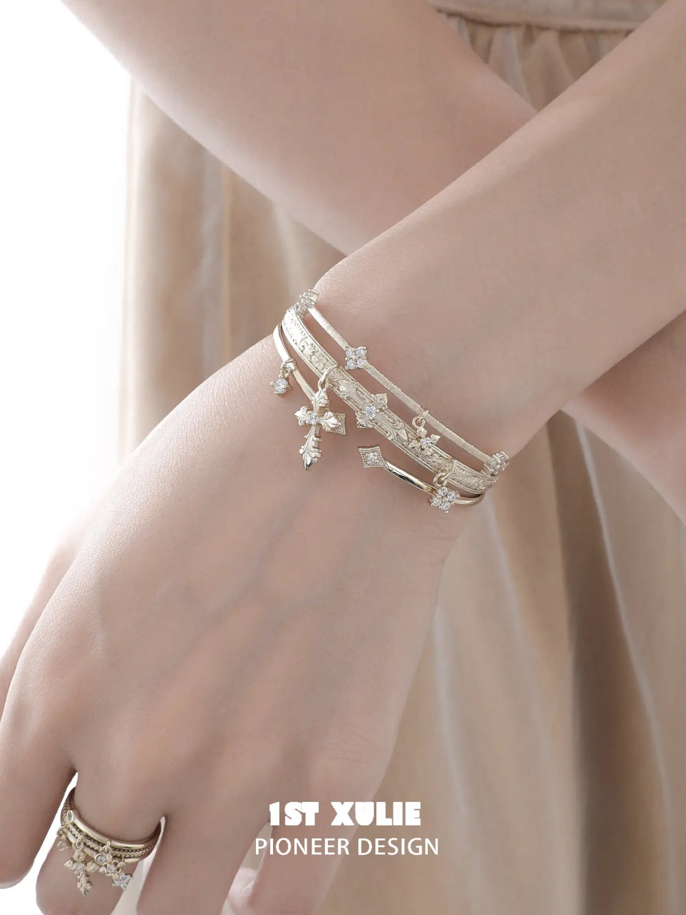 1ST XULIE Jewelry "Bastet" Vintage Iris Adjustable Bangle in 18K Gold Plated - Size Comparison