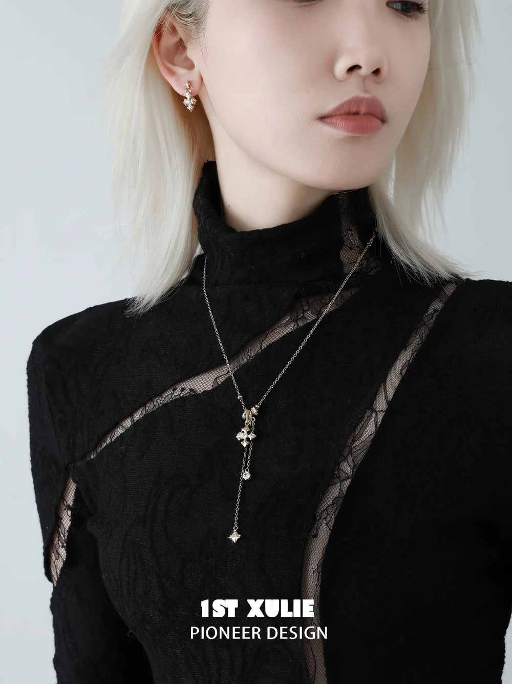 1ST XULIE Jewelry "Bastet" Vintage Iris Pendant Necklace in Rhodium Plated Brass - Texture Detail