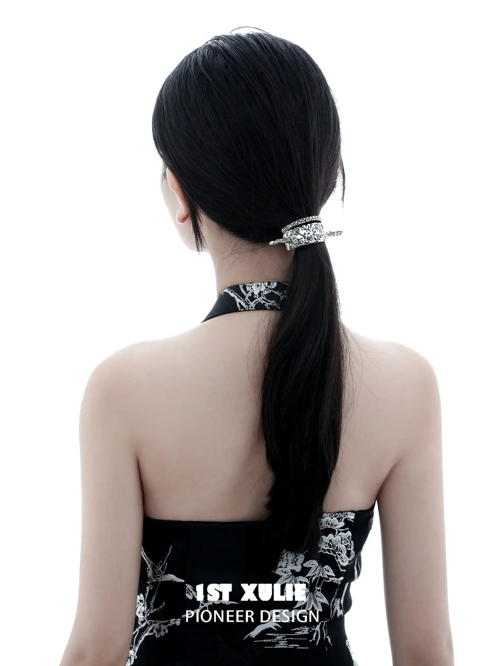 1ST XULIE "MONOLOGUES" Vintage Monologue Tassel Hairpin in Thai Silver Plated - Lifestyle Shot