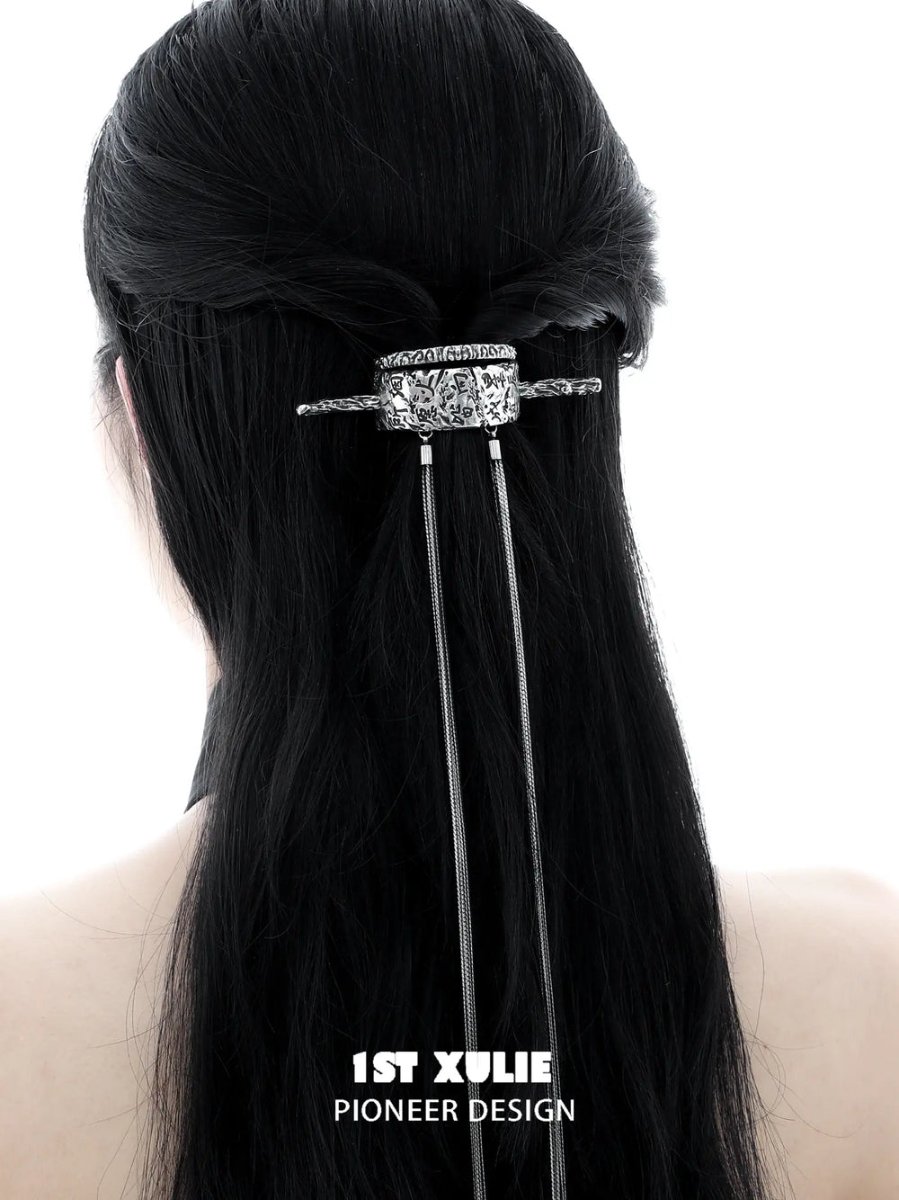 1ST XULIE "MONOLOGUES" Vintage Monologue Tassel Hairpin in Thai Silver Plated - On Model