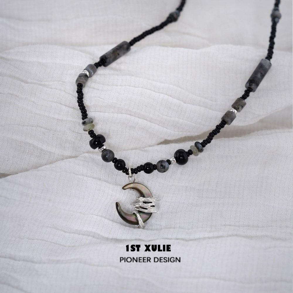 1ST XULIE "MYTH OF THE MOON" Vintage Moon & Agate Pendant Necklace in 925 Sterling Silver - Product View