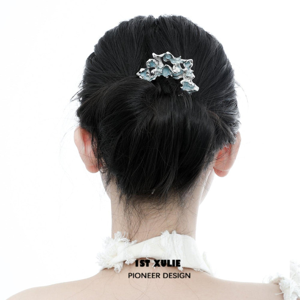 1ST XULIE "The Sea" Wave Statement Hairpin in Platinum Plated - On Model