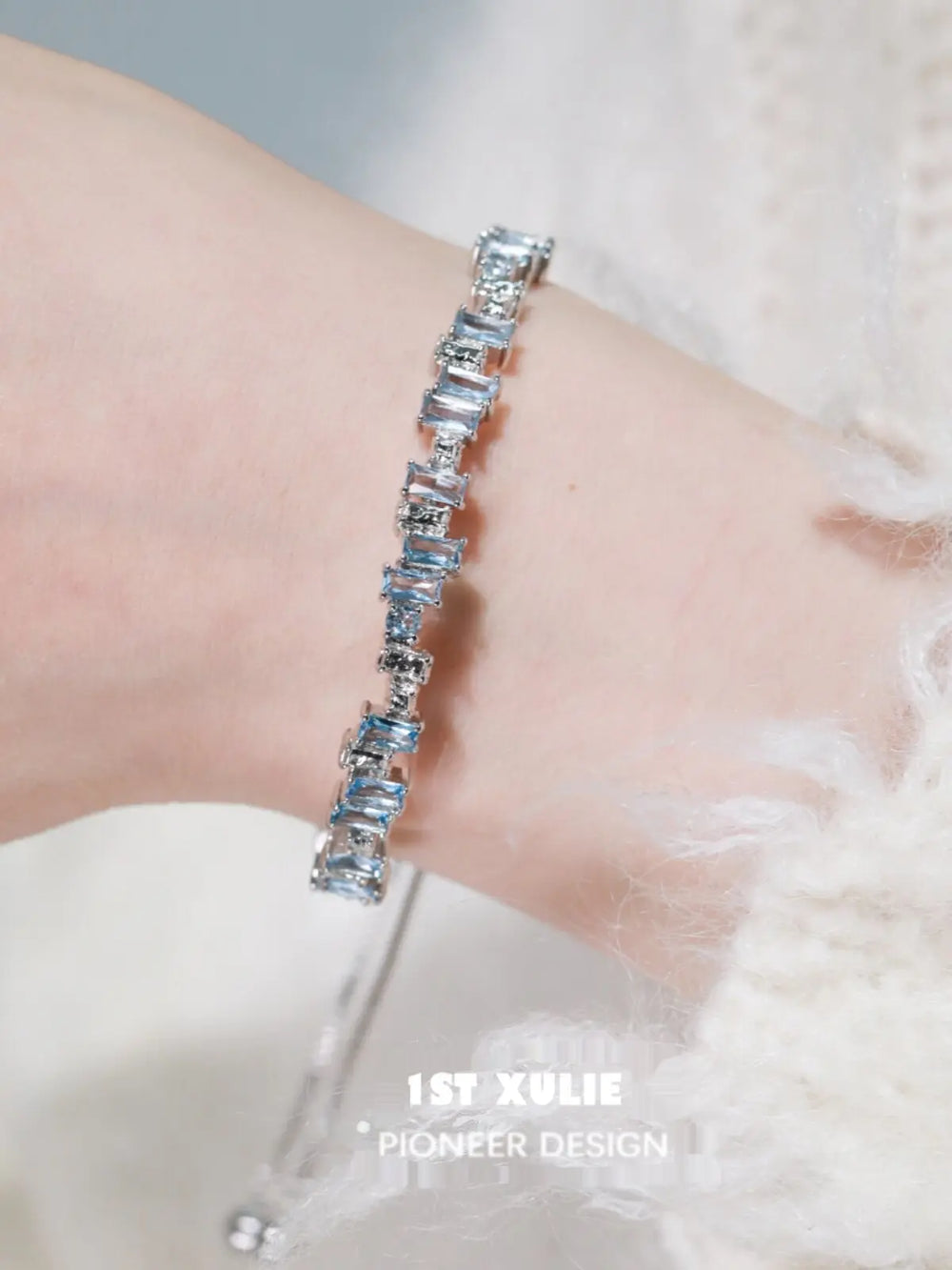 1ST XULIE Jewelry "THE SEA" Ocean Blue Icelandic Starry Adjustable Bracelet in Platinum Plated - Texture Detail