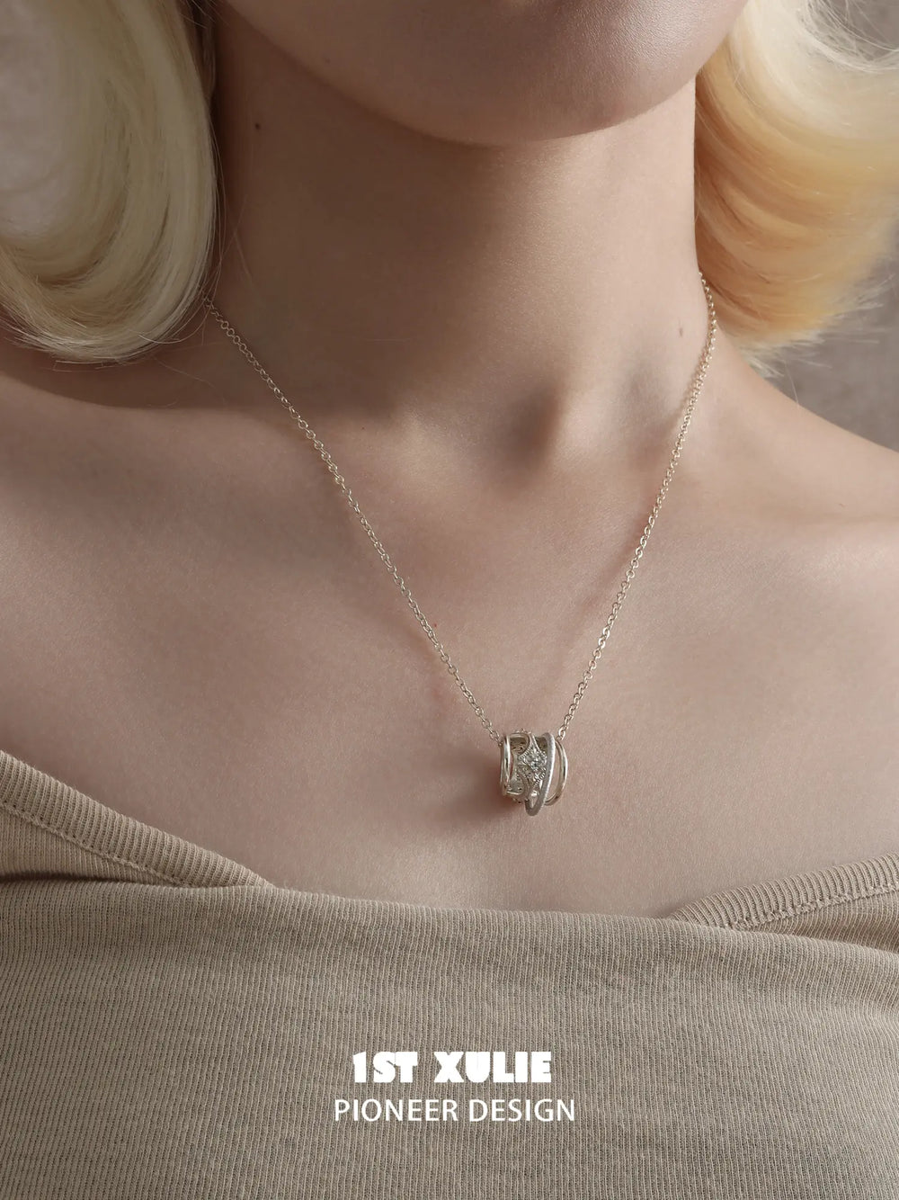 1ST XULIE Jewelry "Bastet" Vintage Iris Zirconia Pendant Necklace in 18K Gold Plated Brass - Detail Shot