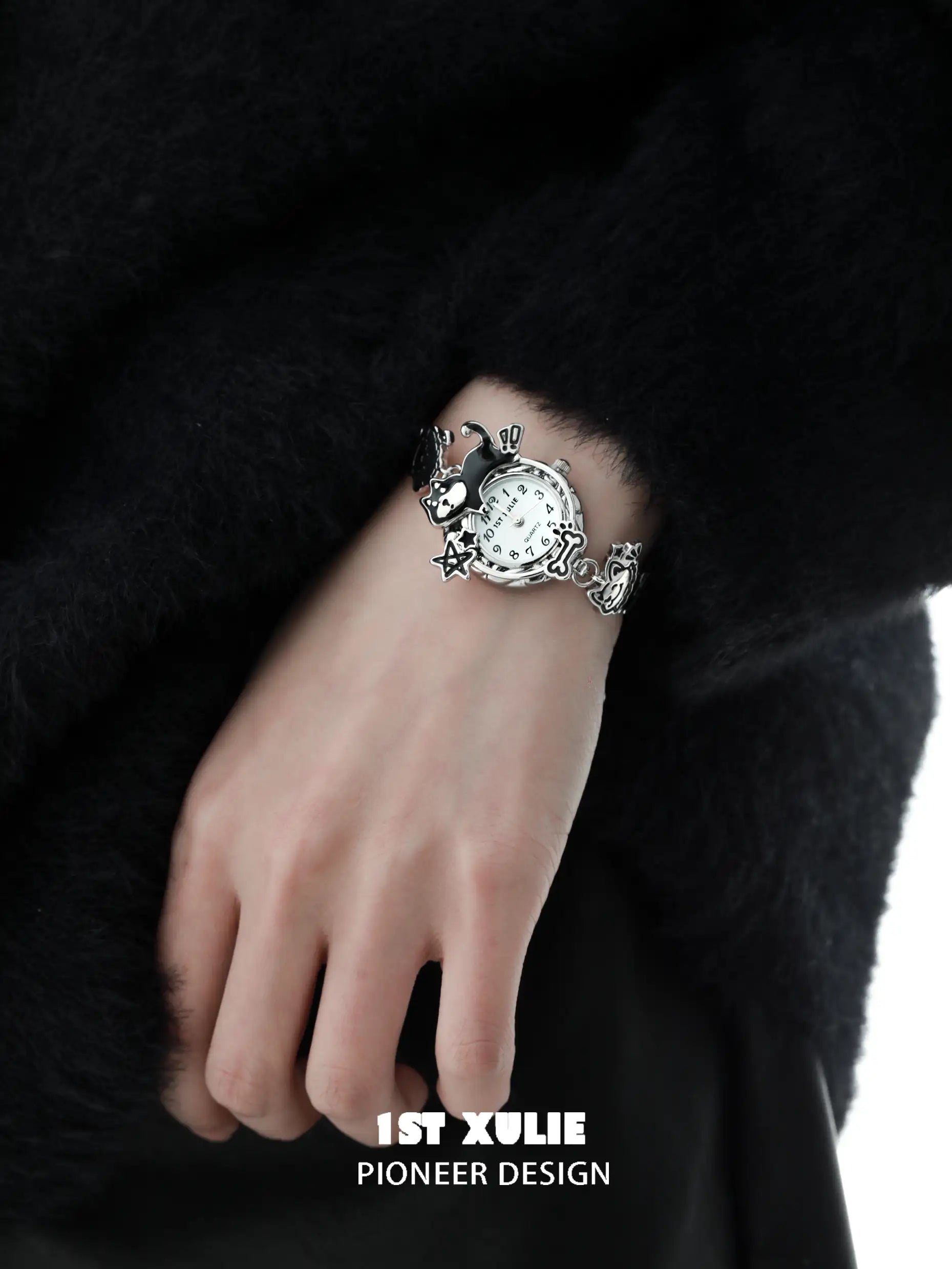 グラフィット パピー 18K プラチナメッキ エラスティックチェーンウォッチ™ グラフィット パピー 18K プラチナメッキ エラスティックチェーンウォッチ™