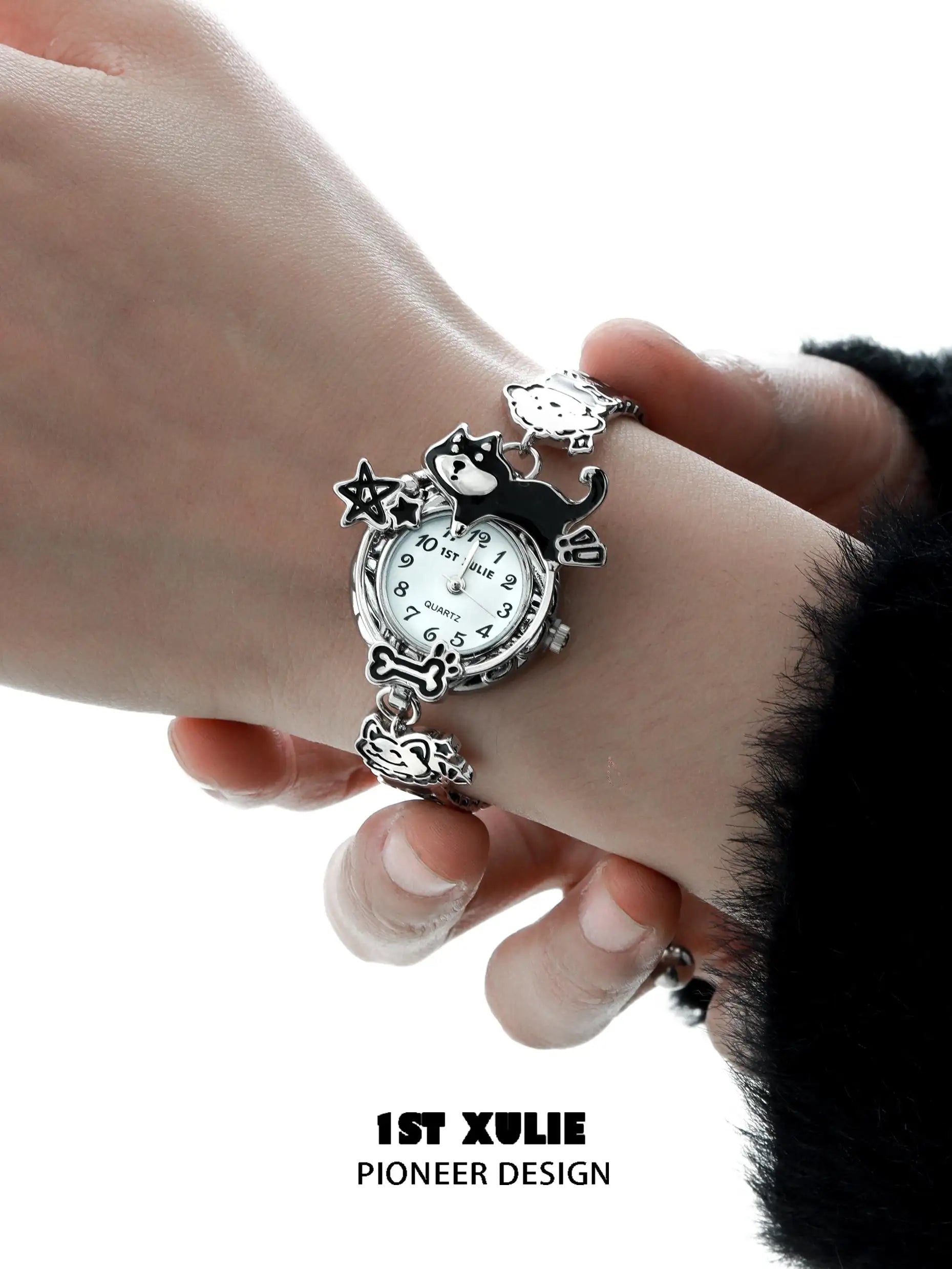 グラフィット パピー 18K プラチナメッキ エラスティックチェーンウォッチ™ グラフィット パピー 18K プラチナメッキ エラスティックチェーンウォッチ™