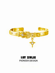 1ST XULIE "Star Trails" Belt Shaped Link Bracelet in 24K Gold Plated - Detail Shot