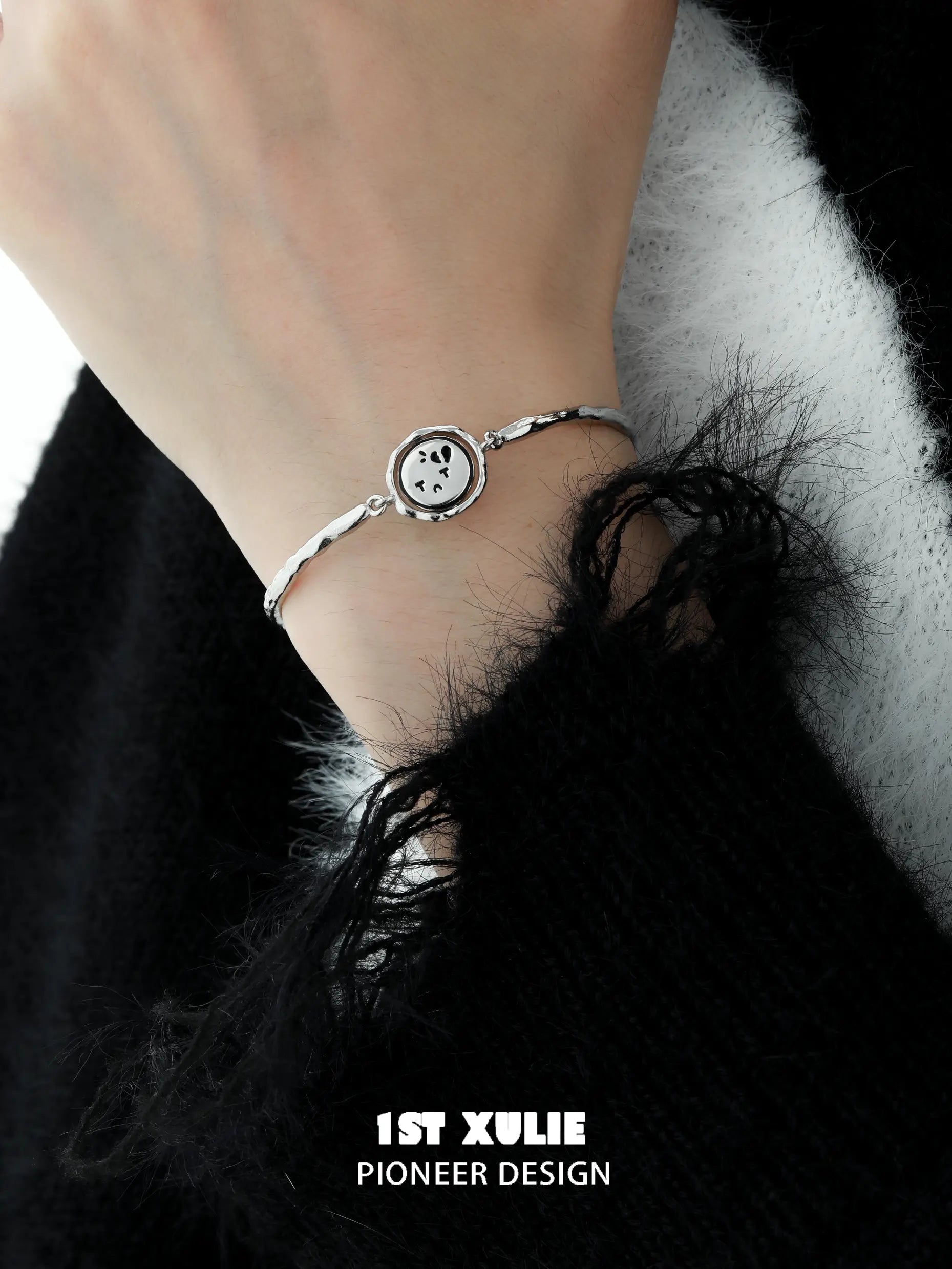 1ST XULIE "Mood Diary" Broken Heart Open Bangle in 925 Sterling Silver - Side View