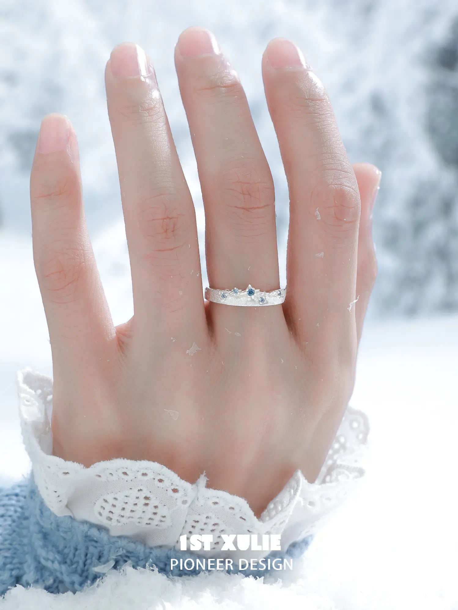 1ST XULIE "Starry Night" Celestial Orbit Ring in 925 Sterling Silver - Detail Shot