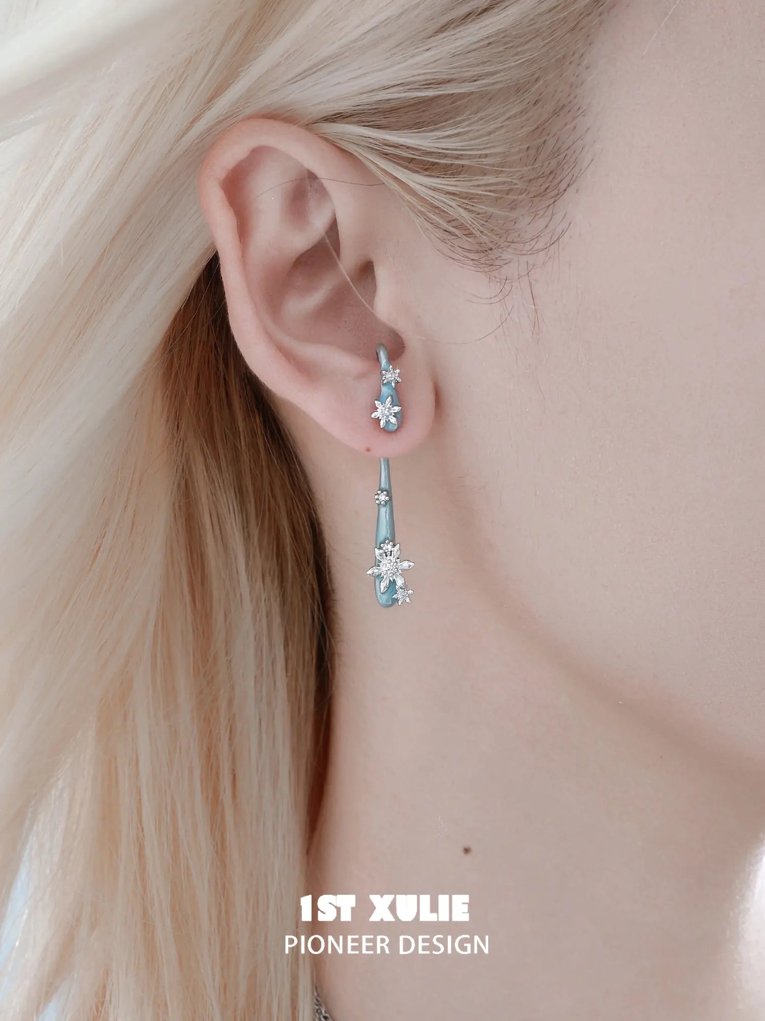 1ST XULIE "Snow Land" Convertible Snowflake Jacket Earrings in Platinum Plated - Detail Shot