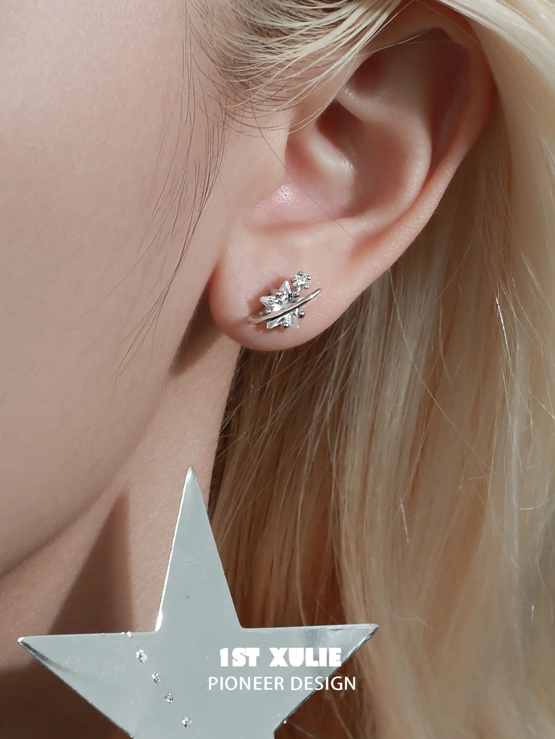 Shooting Star Stud Earrings in 925 Silver | 1ST XULIE Jewelry Shooting Star Stud Earrings in 925 Silver | 1ST XULIE Jewelry