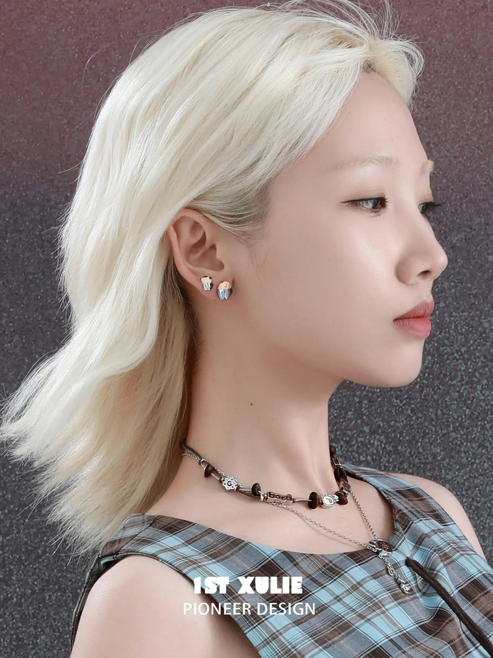 1ST XULIE Jewelry "POUR-OVER CAPYBARA" Enamel Capybara Necklace in 18K Gold Plated - Texture