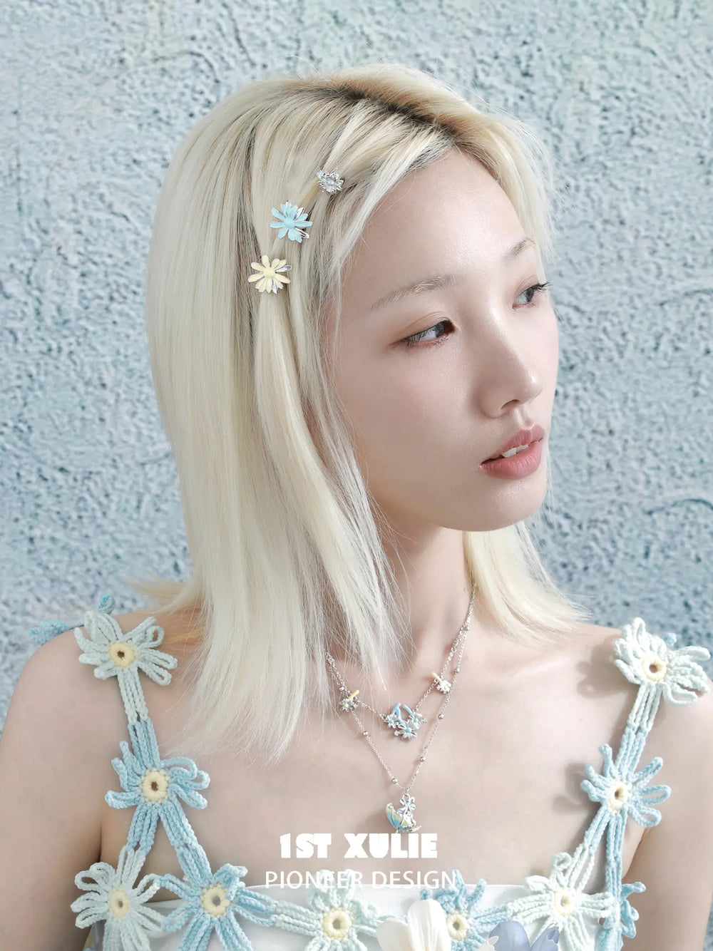 1ST XULIE Jewelry "DAISY" Enamel Daisy Double Layer Pendant Necklace in Platinum Plated - Detail Shot